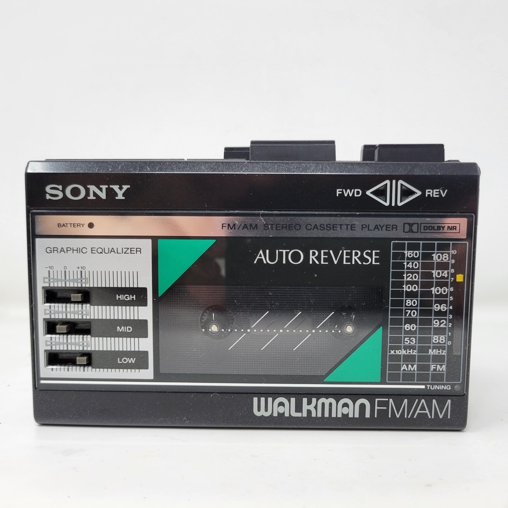 Sony WM-F18 28 Walkman AM/FM Stereo Cassette Player TESTED WORKS READ - Picture 2 of 16